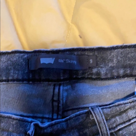 Levi’s - Picture 2 of 3